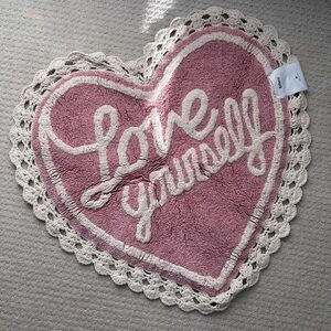 Urban Outfitters 🩷 Love Yourself Pink Heart Bath Mat 🏷️ NWT